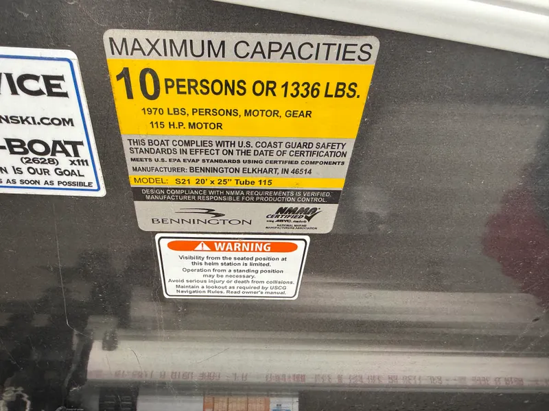 Slide: The Image of Bennington 21 SLX 2015 - 12