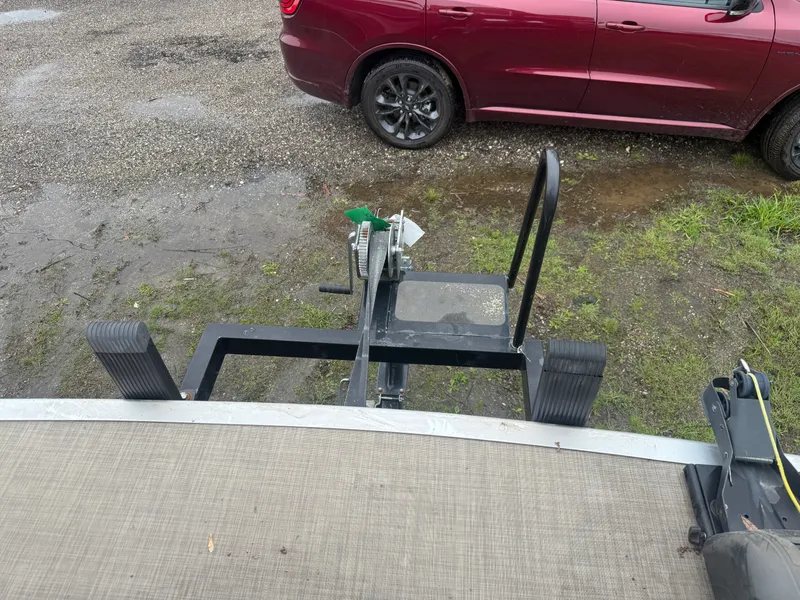 Slide: The Image of Bennington 21 SLX 2015 - 20