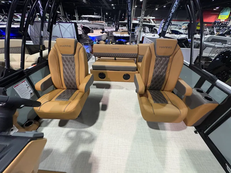 Slide: The Image of Harris Cruiser 230 2026 - 5