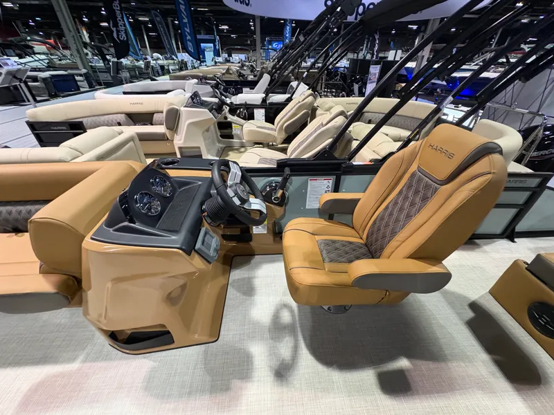 Slide: The Image of Harris Cruiser 230 2026 - 6