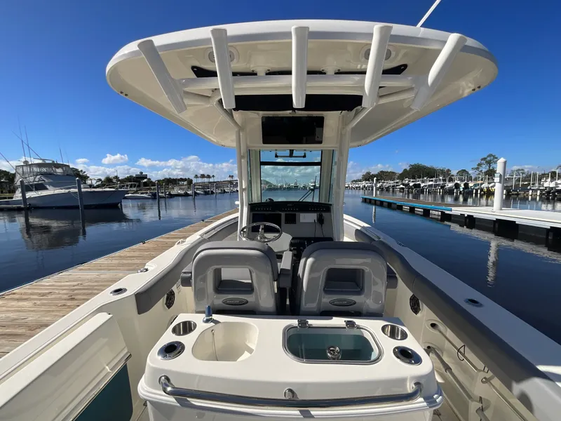 Slide: The Image of Boston Whaler 280 OUTRAGE 2023 - 12