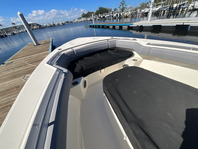 Slide: The Image of Boston Whaler 280 OUTRAGE 2023 - 14