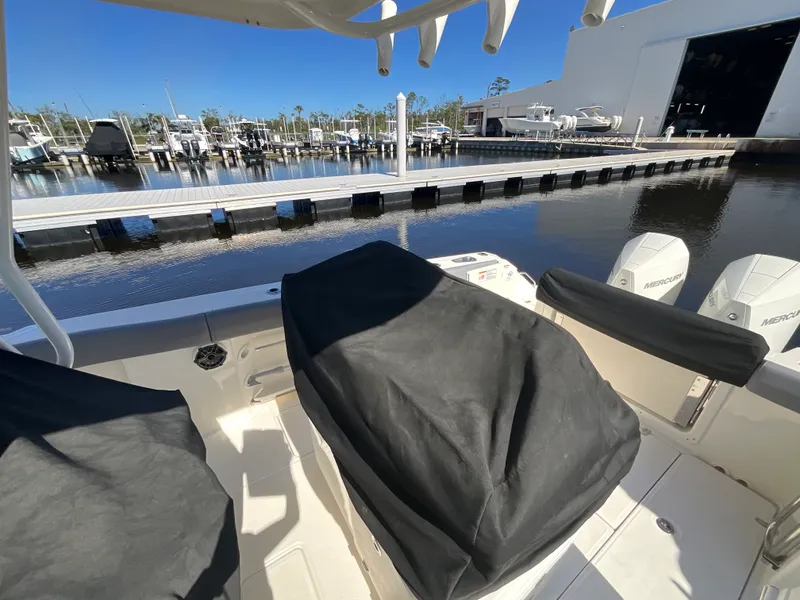 Slide: The Image of Boston Whaler 280 OUTRAGE 2023 - 21