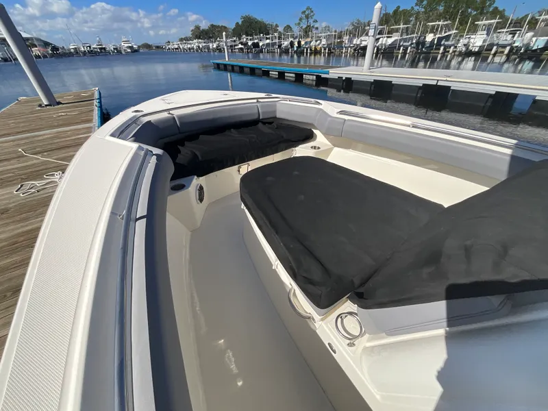 Slide: The Image of Boston Whaler 280 OUTRAGE 2023 - 22