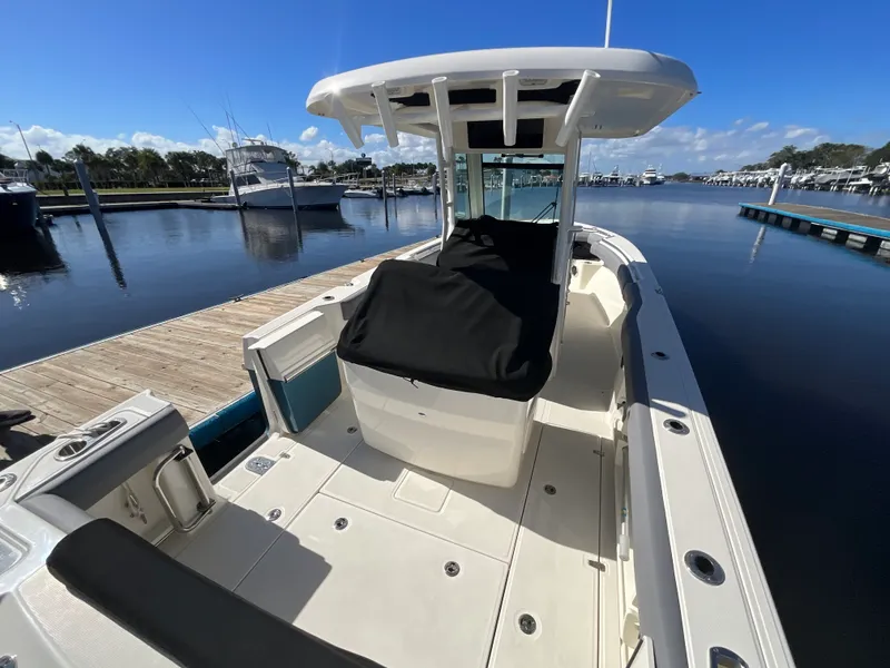 Slide: The Image of Boston Whaler 280 OUTRAGE 2023 - 31