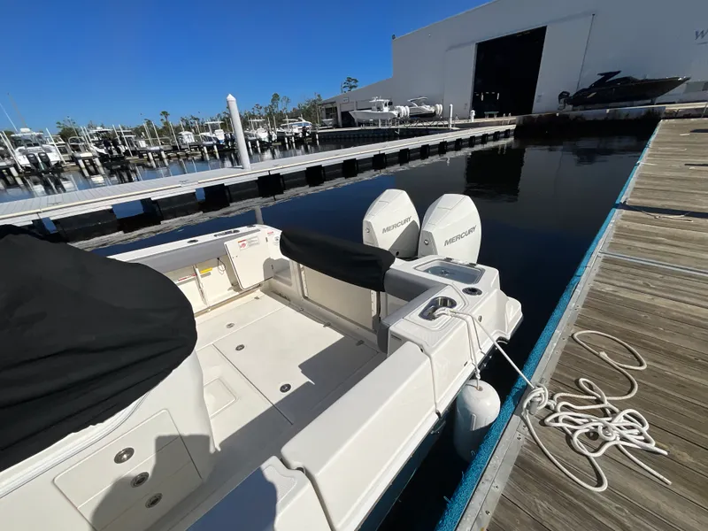 Slide: The Image of Boston Whaler 280 OUTRAGE 2023 - 38