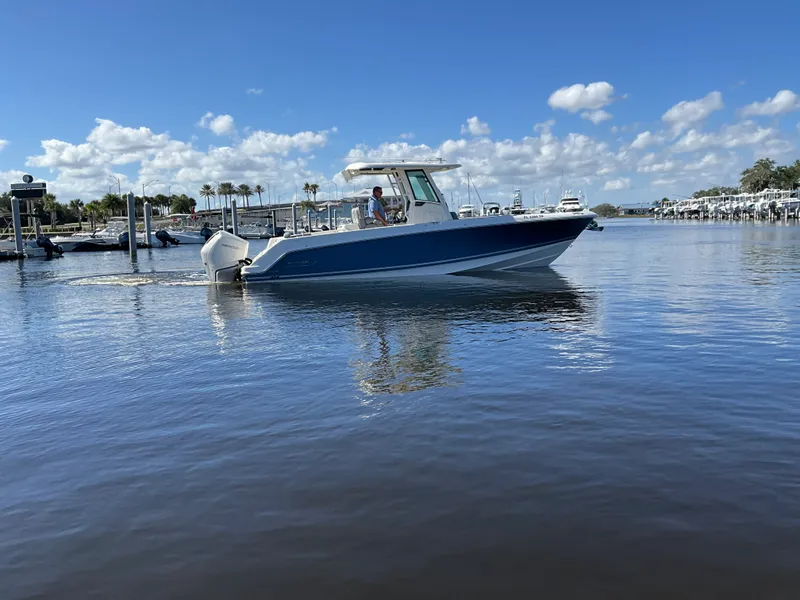 Slide: The Image of Boston Whaler 280 OUTRAGE 2023 - 4