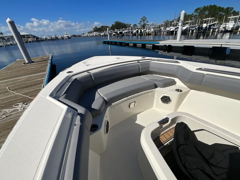 Slide: The Image of Boston Whaler 280 OUTRAGE 2023 - 40