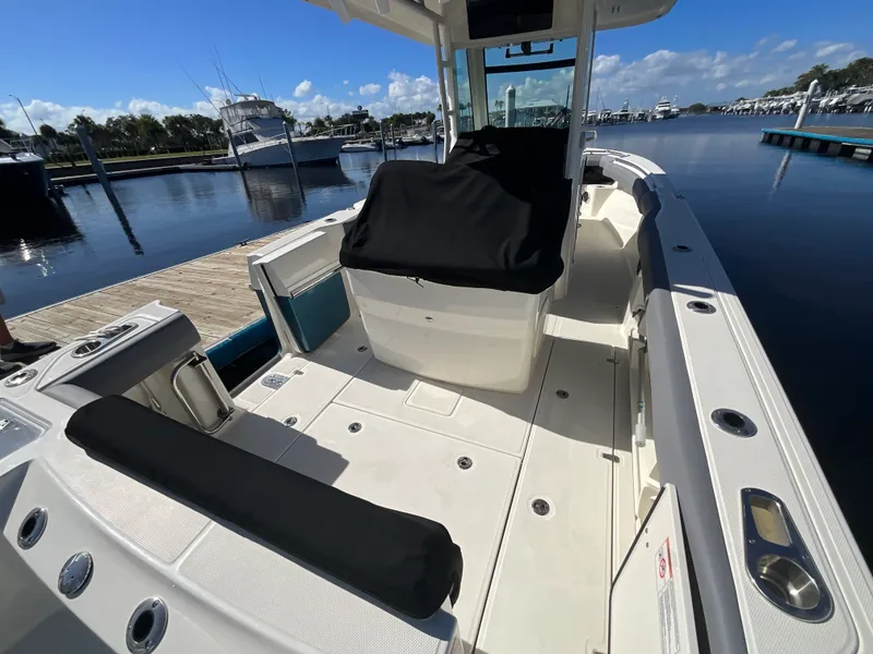 Slide: The Image of Boston Whaler 280 OUTRAGE 2023 - 48