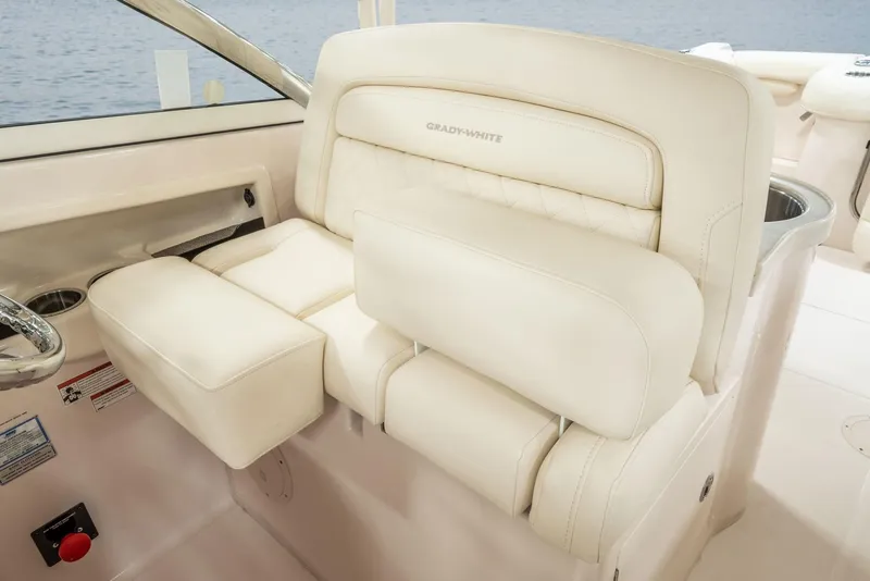 Slide: The Image of Grady-White Freedom 307 2026 - 12