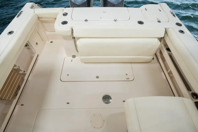 Slide: The Image of Grady-White Freedom 307 2026 - 14