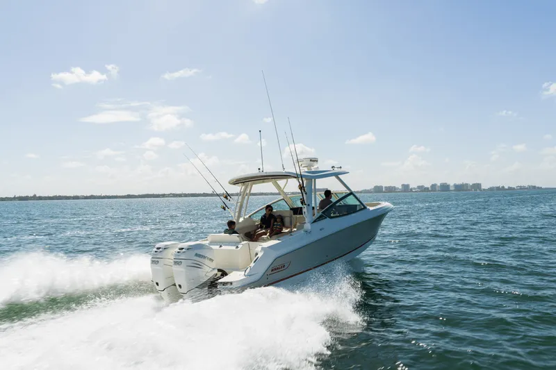 Slide: The Image of Boston Whaler 280 Vantage 2026 - 9