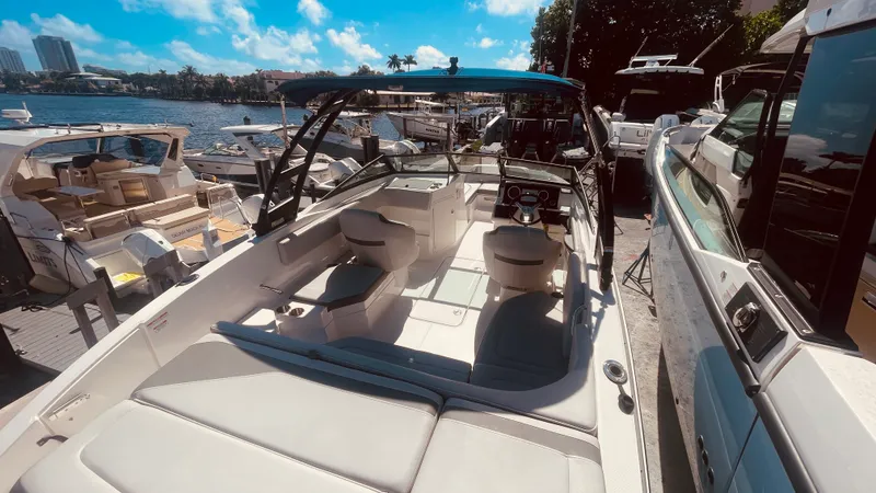 Slide: The Image of Sea Ray 21 SPX-OB 2020 - 17