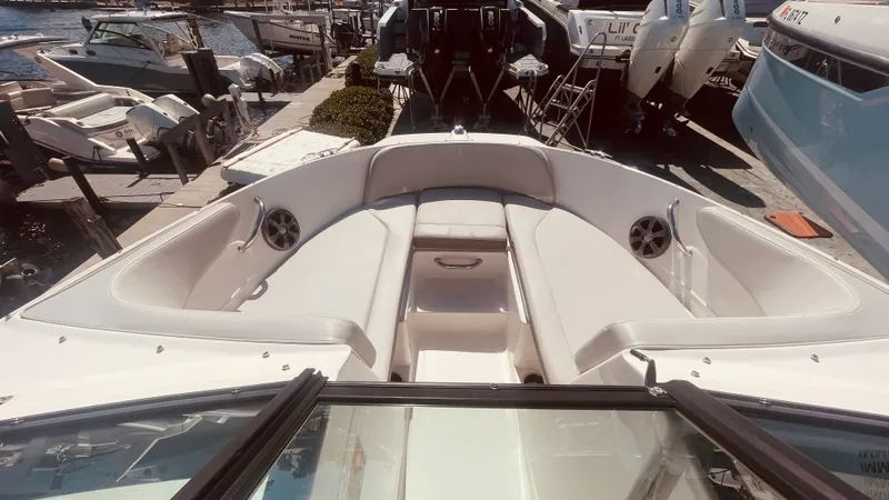 Slide: The Image of Sea Ray 21 SPX-OB 2020 - 26