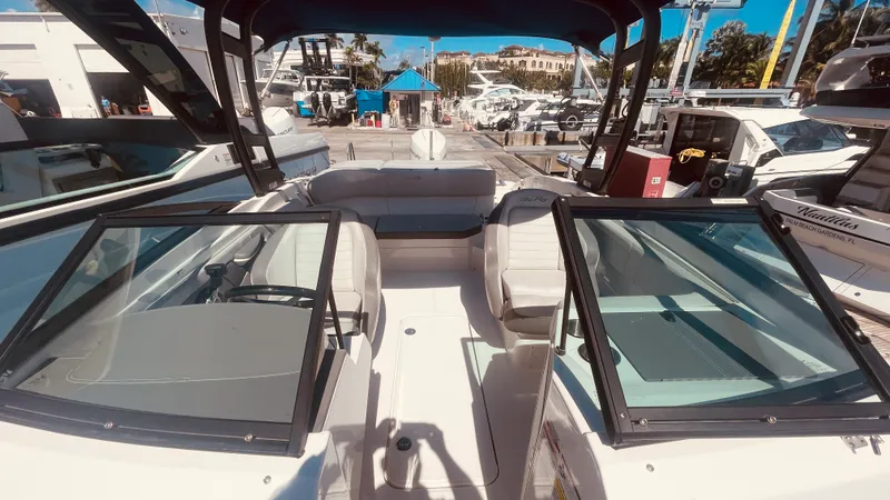 Slide: The Image of Sea Ray 21 SPX-OB 2020 - 27