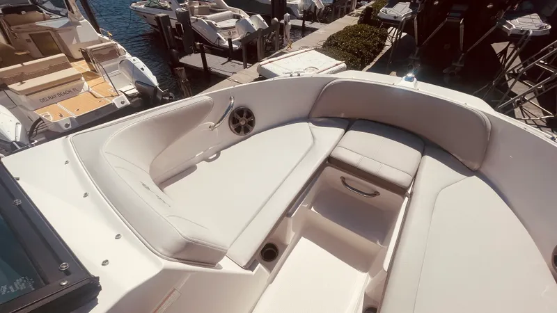 Slide: The Image of Sea Ray 21 SPX-OB 2020 - 28