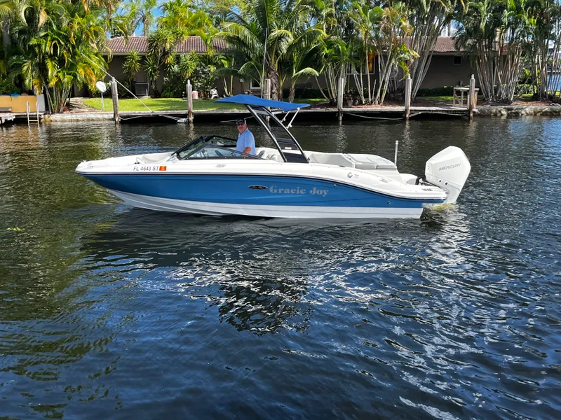 Slide: The Image of Sea Ray 21 SPX-OB 2020 - 5