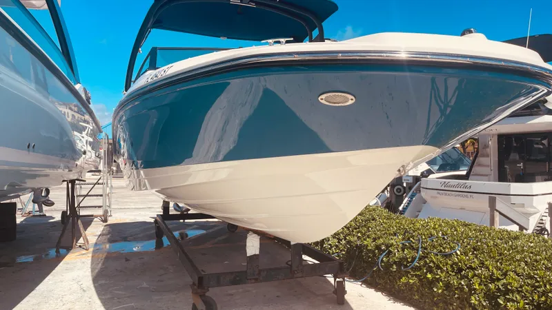 Slide: The Image of Sea Ray 21 SPX-OB 2020 - 7