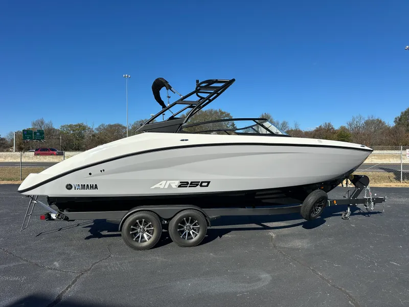 Slide: The Image of Yamaha AR250 2026 - 3