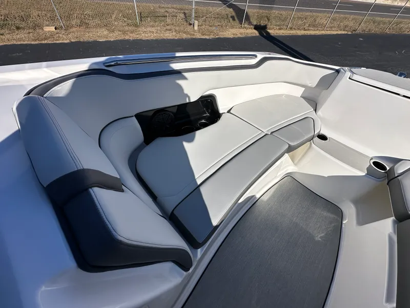 Slide: The Image of Yamaha AR250 2026 - 7