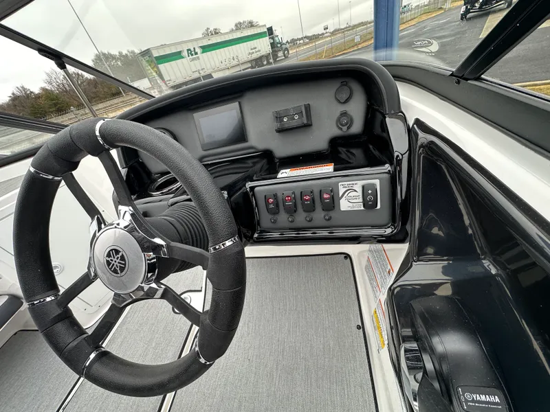 Slide: The Image of Yamaha AR195 2026 - 16