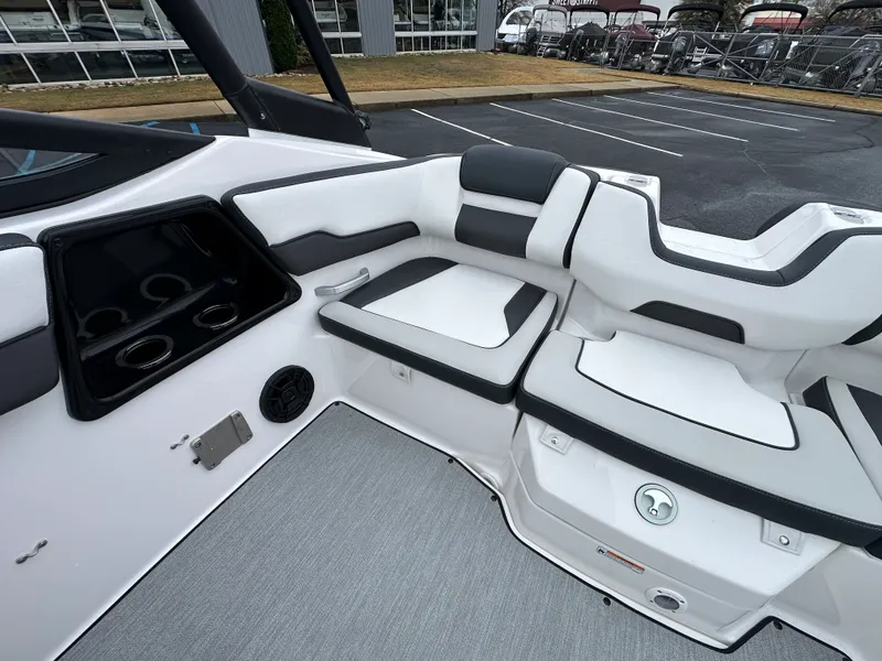 Slide: The Image of Yamaha AR195 2026 - 17