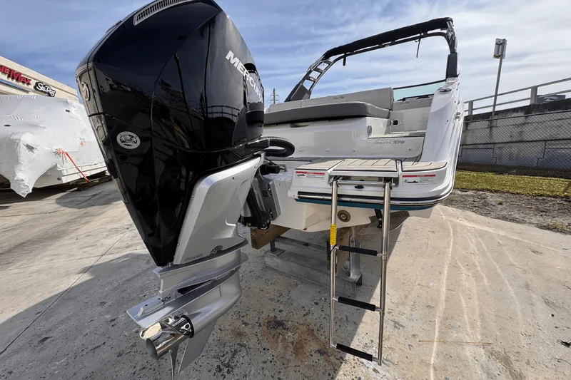 Slide: The Image of Sea Ray SDX 270 Outboard 2025 - 3