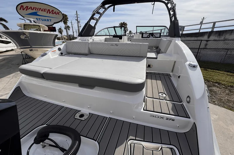 Slide: The Image of Sea Ray SDX 270 Outboard 2025 - 5