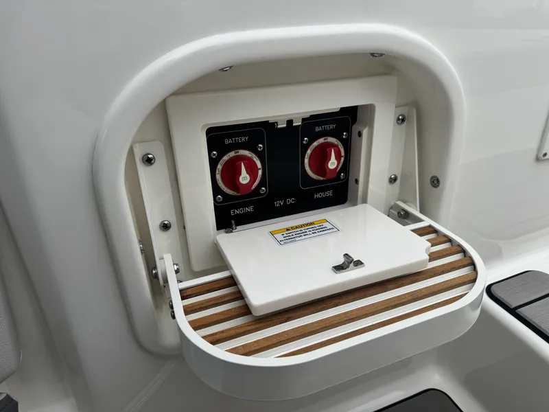 Slide: The Image of Sea Ray 280 SLX 2023 - 13