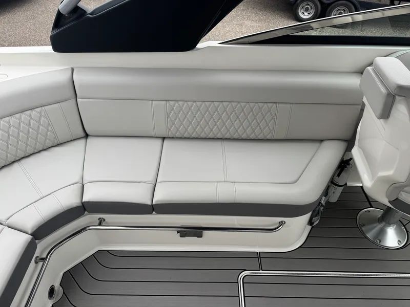 Slide: The Image of Sea Ray 280 SLX 2023 - 19