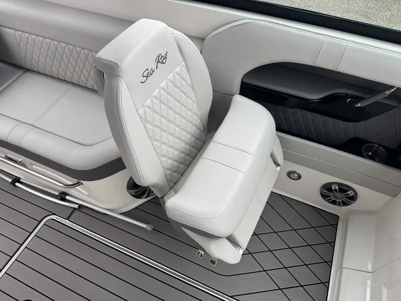 Slide: The Image of Sea Ray 280 SLX 2023 - 27