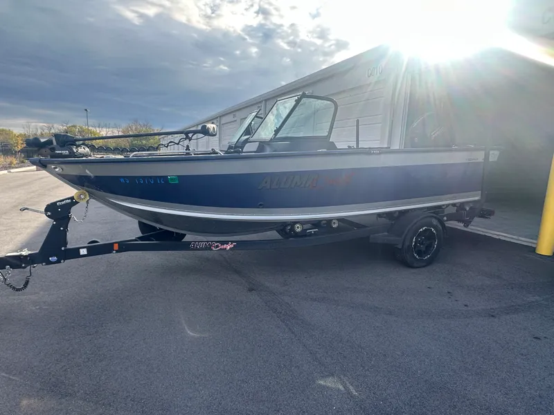 Slide: The Image of Alumacraft TROPHY 2021 - 1