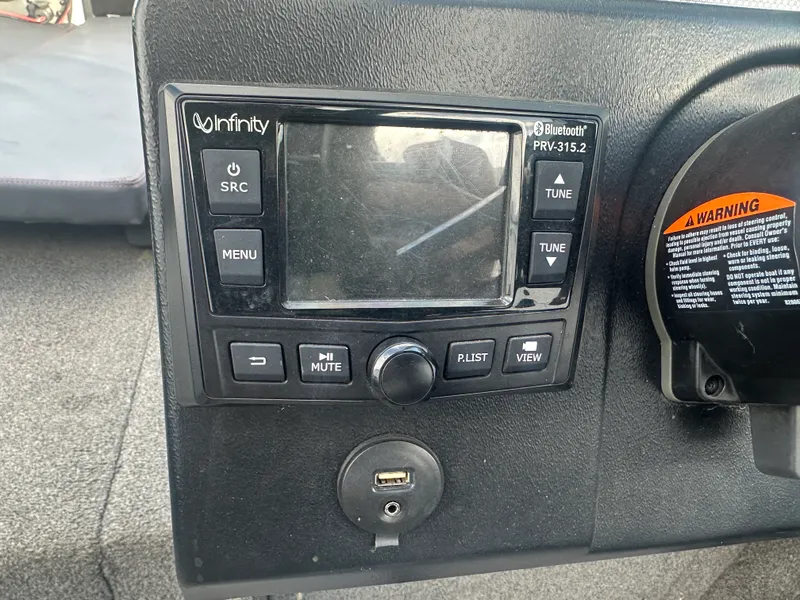 Slide: The Image of Alumacraft TROPHY 2021 - 22