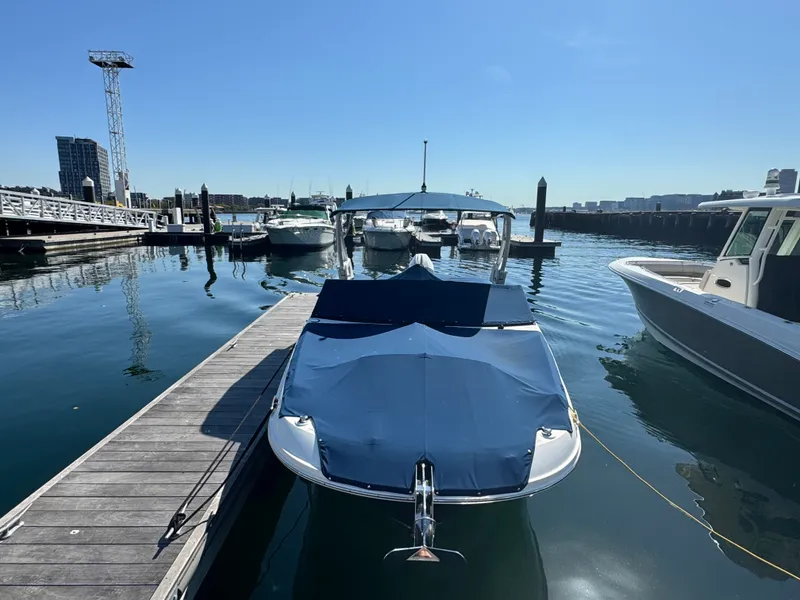 Slide: The Image of Sea Ray 270 SDX OUTBOARD 2021 - 2