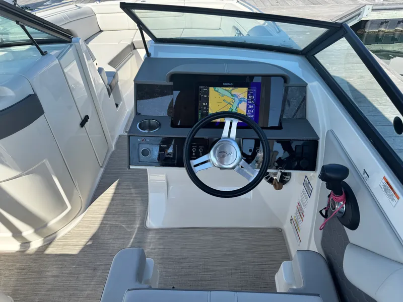 Slide: The Image of Sea Ray 270 SDX OUTBOARD 2021 - 7