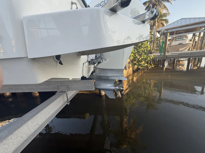 Slide: The Image of Boston Whaler 210 MONTAUK 2024 - 12