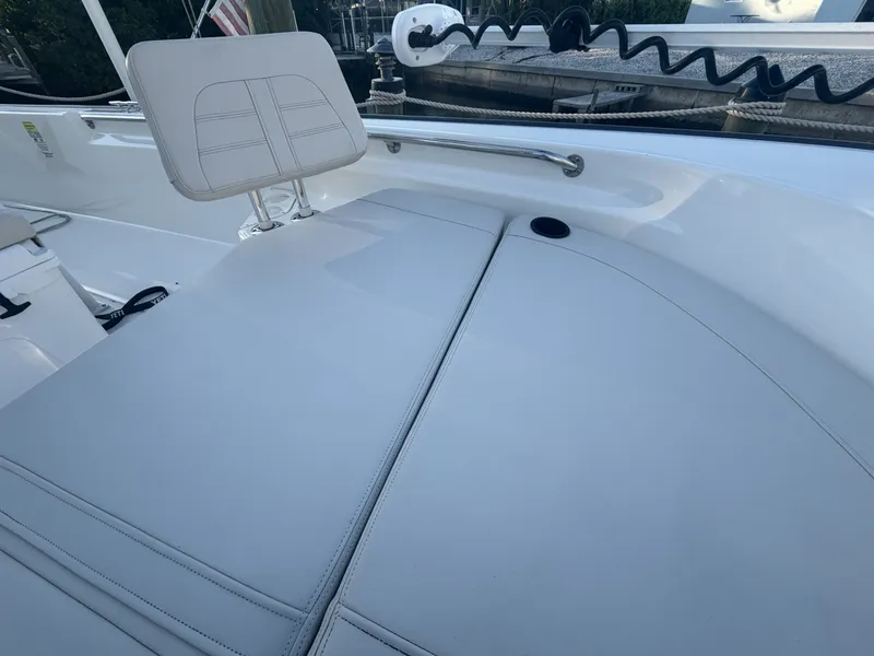 Slide: The Image of Boston Whaler 210 MONTAUK 2024 - 15