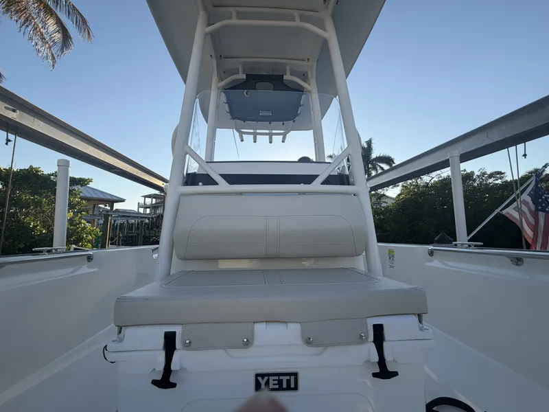 Slide: The Image of Boston Whaler 210 MONTAUK 2024 - 21