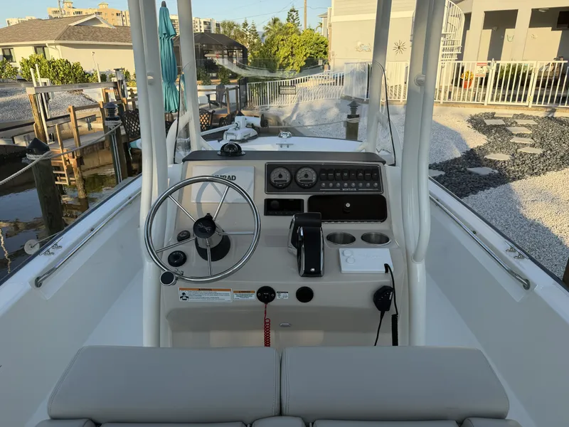 Slide: The Image of Boston Whaler 210 MONTAUK 2024 - 27