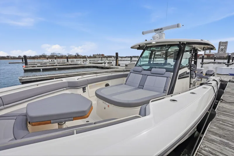 Slide: The Image of Boston Whaler 380 Outrage 2026 - 23