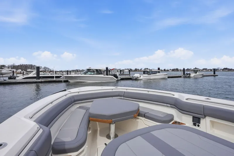 Slide: The Image of Boston Whaler 380 Outrage 2026 - 25
