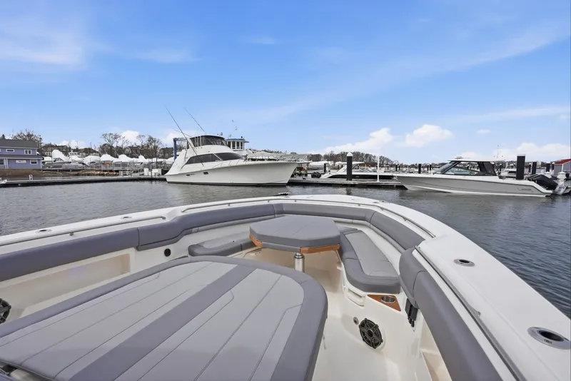 Slide: The Image of Boston Whaler 380 Outrage 2026 - 26