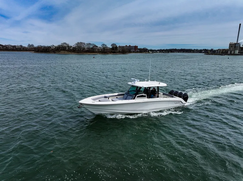 Slide: The Image of Boston Whaler 380 Outrage 2026 - 28