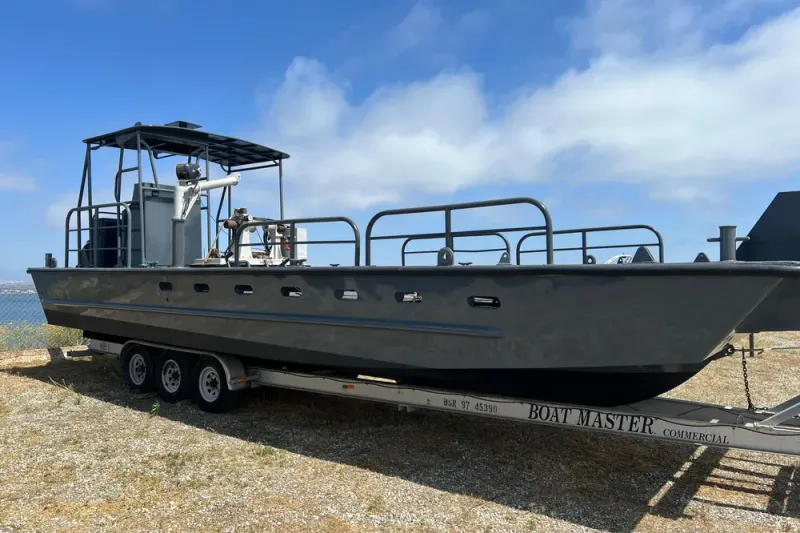 Slide: The Image of SeaArk 35 Aluminum Work Boat with A-Frame 2004 - 5