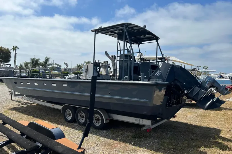 Slide: The Image of SeaArk 35 Aluminum Work Boat with A-Frame 2004 - 6