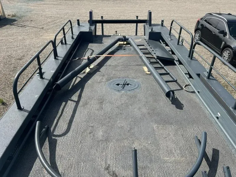 Slide: The Image of SeaArk 35 Aluminum Work Boat with A-Frame 2004 - 7