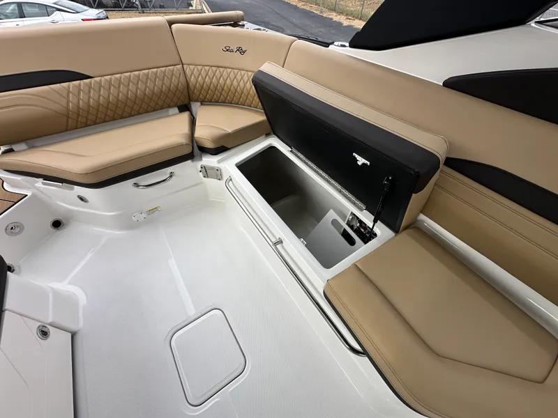 Slide: The Image of Sea Ray SLX 280 2026 - 20