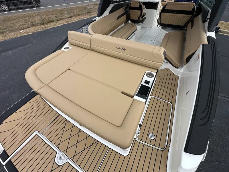 Slide: The Image of Sea Ray SLX 280 2026 - 22