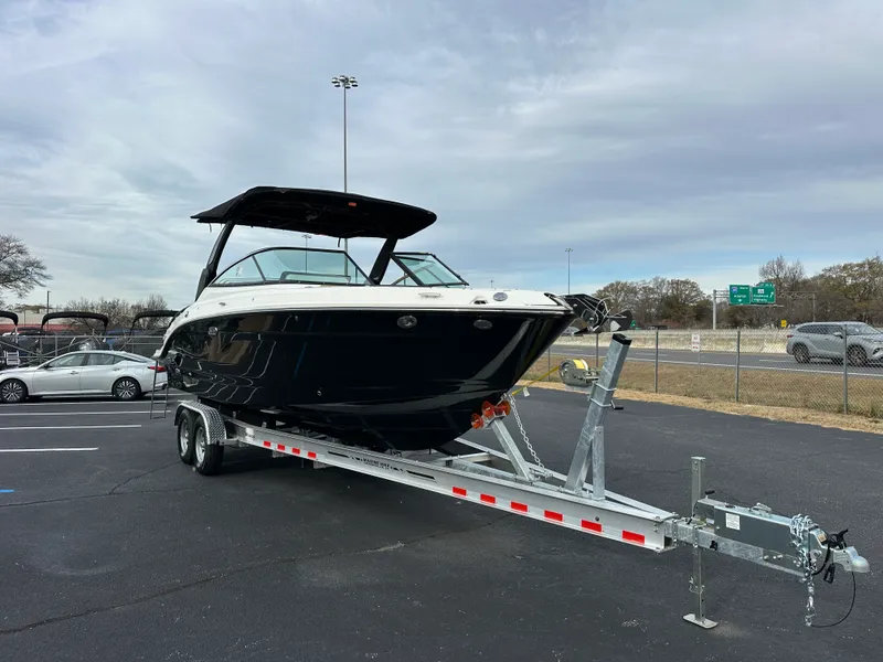 Slide: The Image of Sea Ray SLX 280 2026 - 4