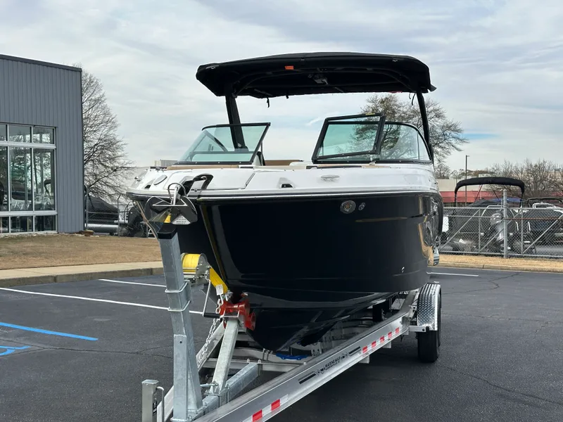 Slide: The Image of Sea Ray SLX 280 2026 - 5